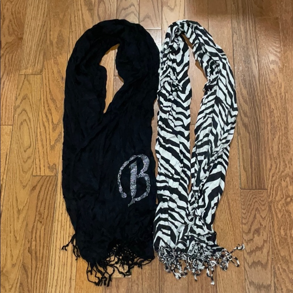 Solid black fringe scarf with B & black/white